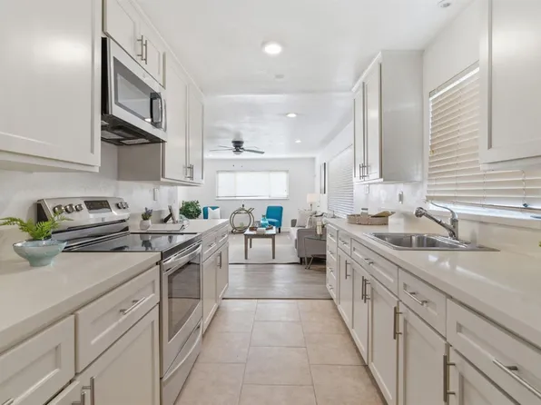 143 W Beverly Pl, Tracy, CA 95376