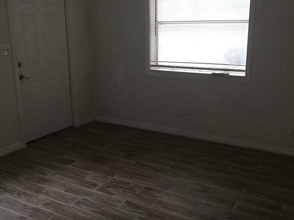 3rd image of 776 18th Ave S