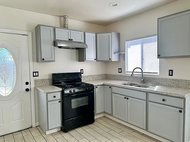 719 Eureka St #A — Photo 22