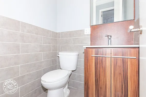 Rented by MySpaceNYC | media 15