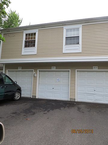 1st image of 1211 Cypress Dr #2B