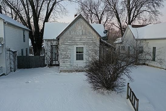 1st image of 814 W 5th St