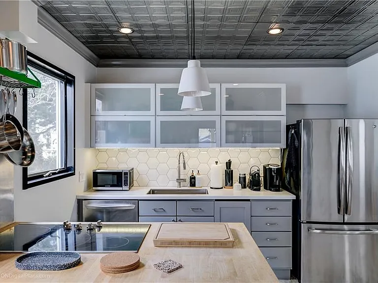 19 Congdon Ave — Photo 13