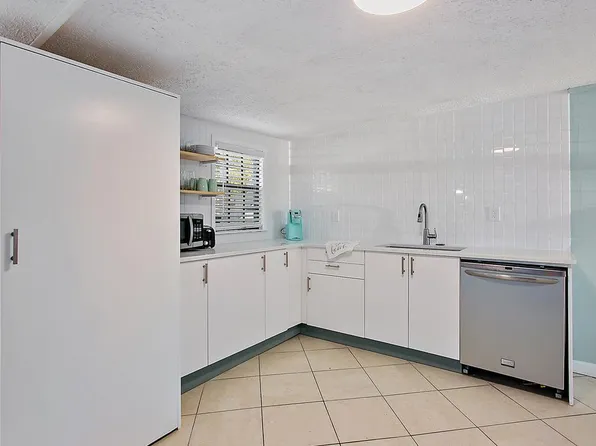 1406 1st St, Neptune Beach, FL 32266