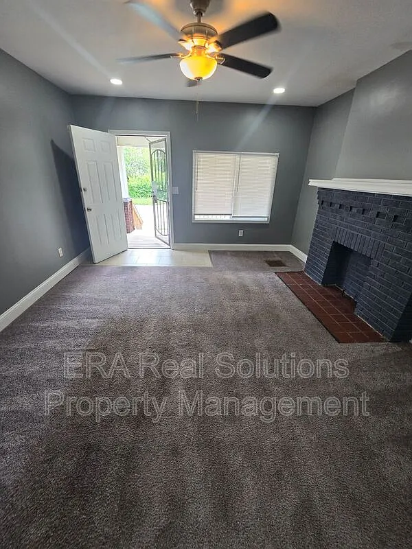 3 bed, 1.0 bath, 1172 sqft, $1,150 — Photo 4
