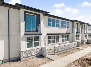 737 S Harrison Dr #34, Springville, UT 84663