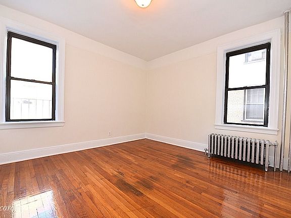 4th image of 3056 30th St APT 3H