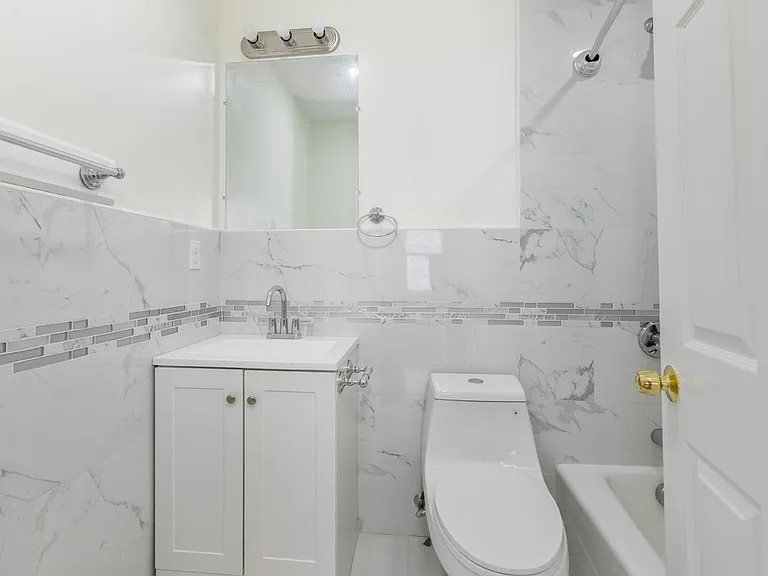 18 Baird St #2 — Photo 17