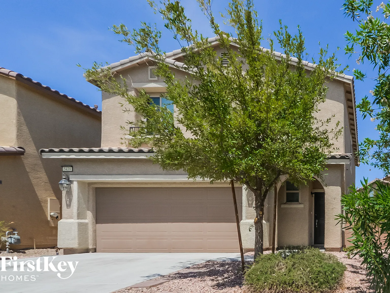 3 bed, 2.5 bath, 1690 sqft, $2,010 — Photo 2