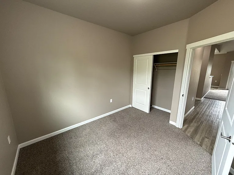 Hawthorne Place Apartments — Photo 16