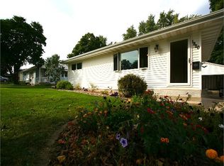 1820 2nd Ave NW, Waverly, IA 50677