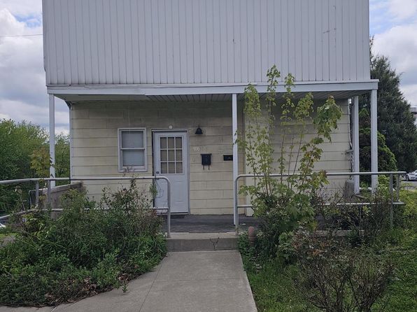 106 N Main St APT 2