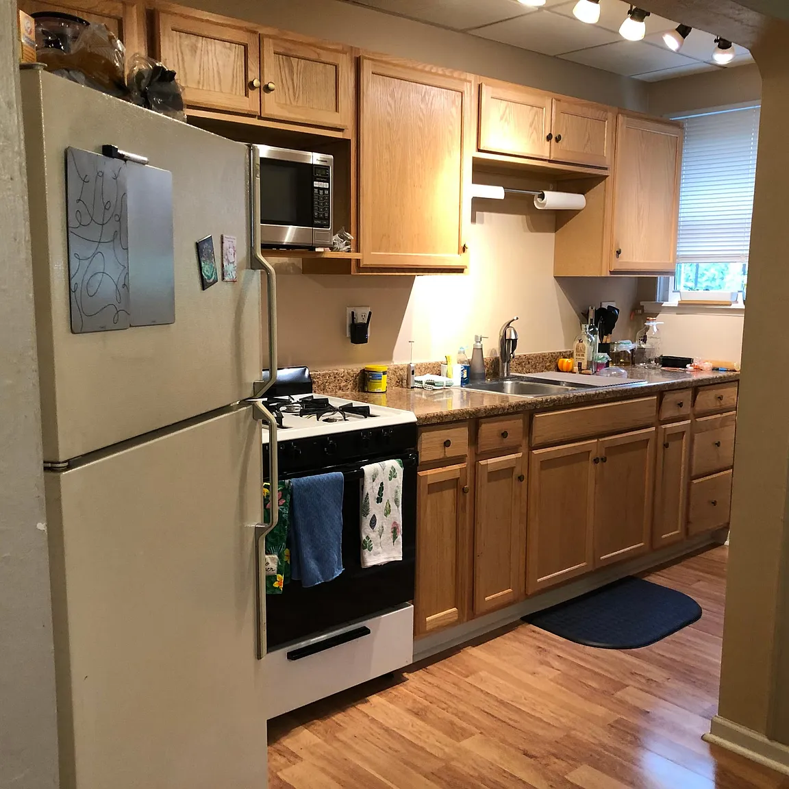 1148 Greenfield Ave APT 4 photo 1