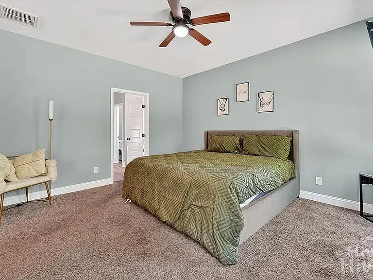 160 Huger St — Photo 17