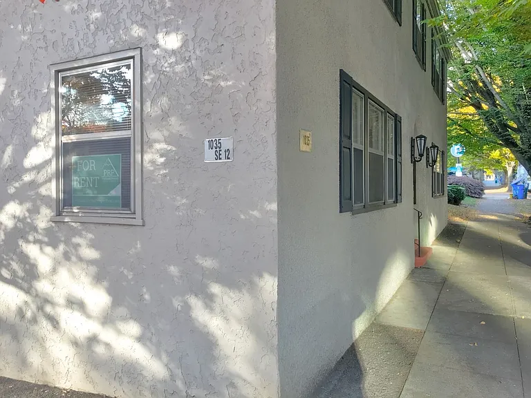 1035 SE 12th Ave — Photo 13