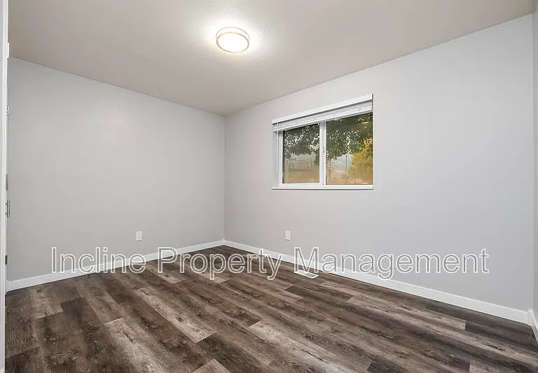 768 N 1060 W — Photo 12