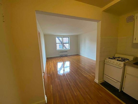 3rd image of 72-15 37th Ave #505
