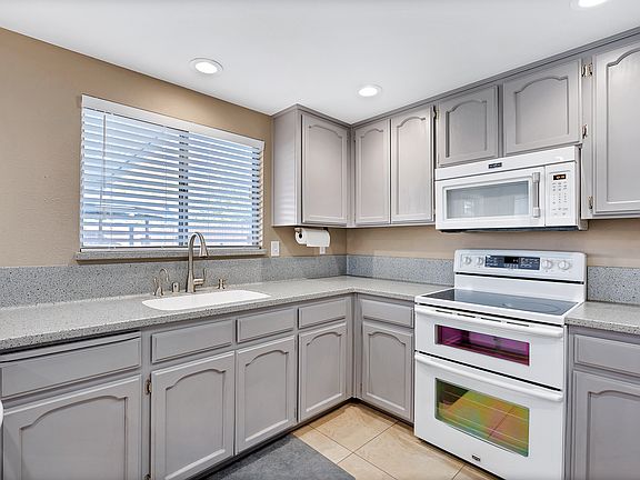 3rd image of 1014 Baquera Ct