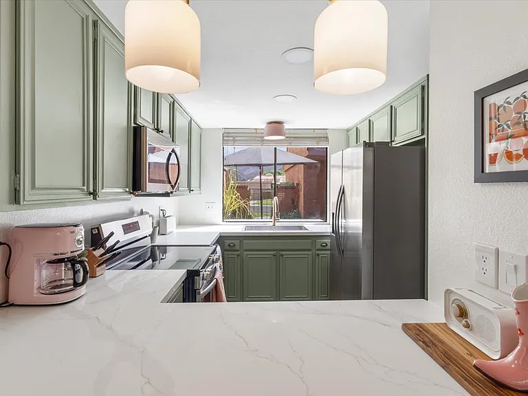 44 Malaga Dr — Photo 12
