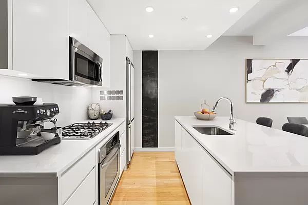 1st image of 90 William St APT 14G