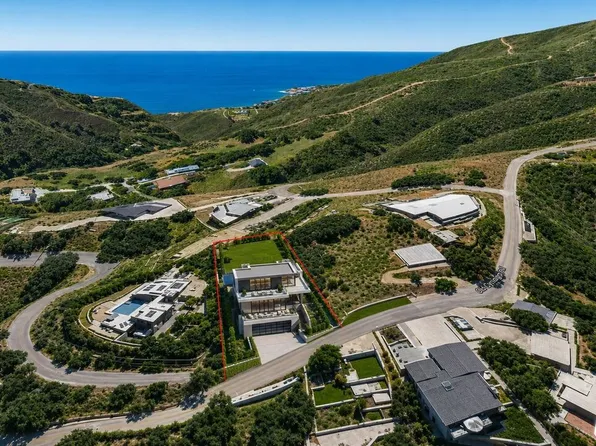 27084 Old Chimney Rd, Malibu, CA 90265