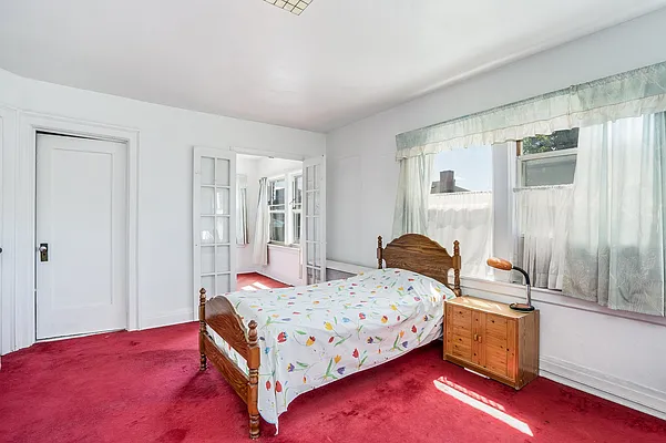 Sold by Dom Realty of NY | media 7