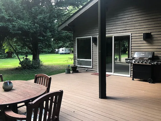entrance to primary suite from deck