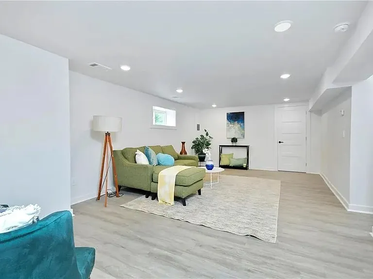 220 Napoleon Dr SW — Photo 21