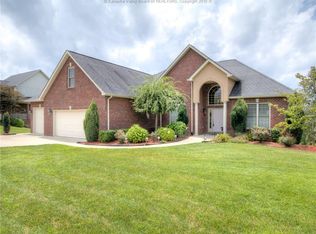 16 Wills Dr, South Charleston, WV 25309