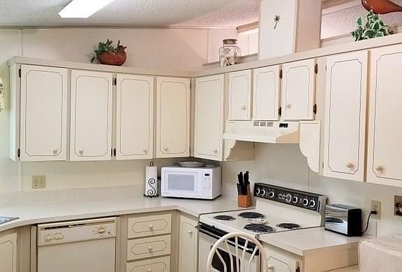 5th image of 626 Periwinkle Cir