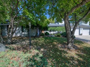 9507 Briar Cir, Bloomington, MN 55437