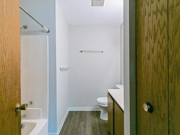 4426 Cinnamon Ridge Trl, Eagan, MN 55122