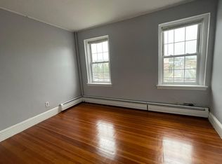 65 Boston St #2R, Salem, MA 01970