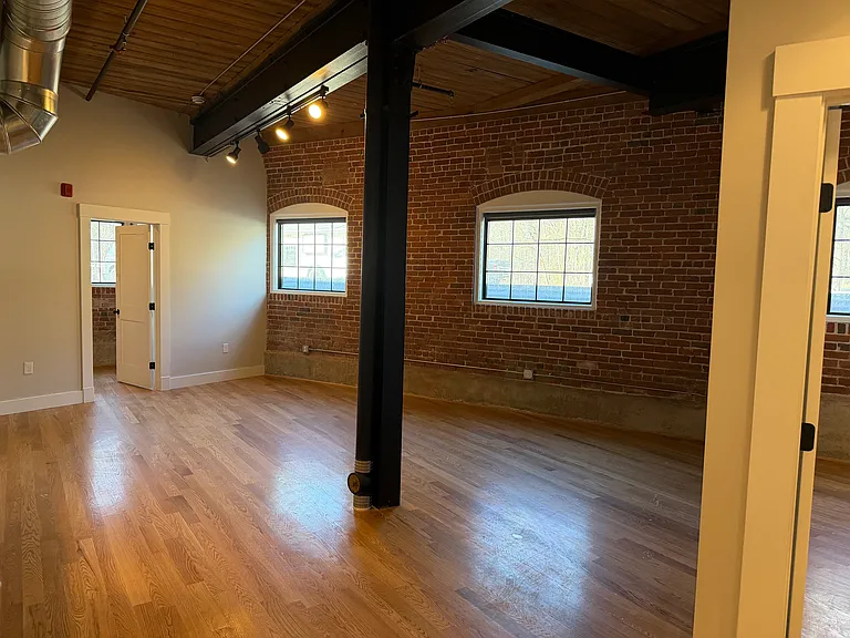 1665 Main Street — Photo 24