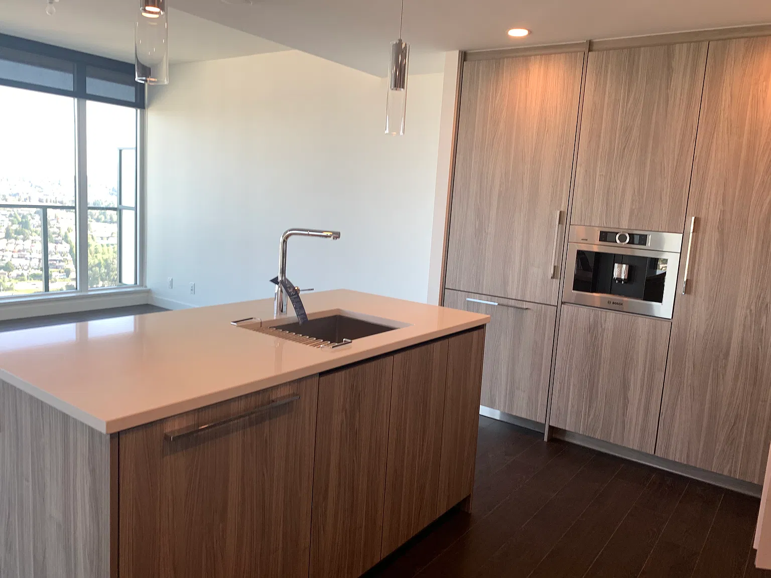 4890 Lougheed Highway Burnaby — Photo 3