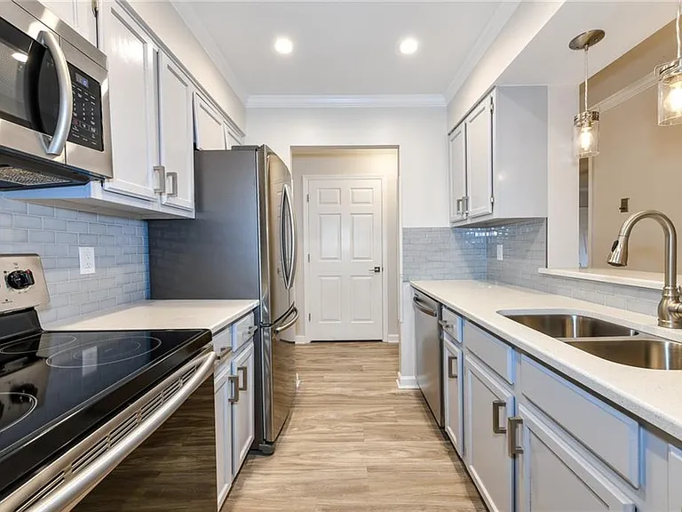 300 Johnson Ferry Rd #A210 — Photo 5