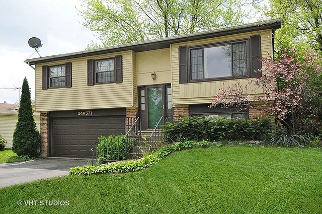 1st image of 24W571 Meadow Lake Dr