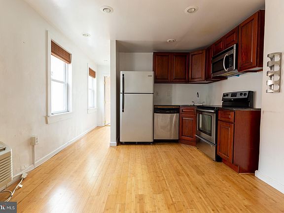 5th image of 619 S 16th St #3R