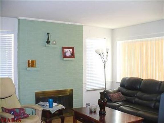 3rd image of 8601 Argyle Ave