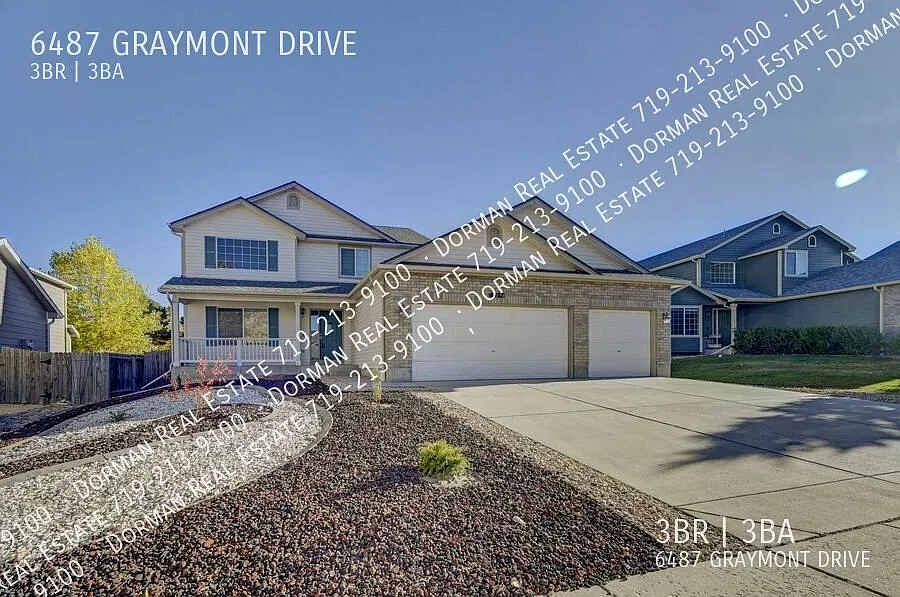 2-Story Home in Ridgeview Area! — Photo 2