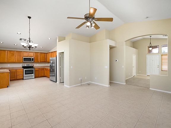 3rd image of 284 W Oriole Way