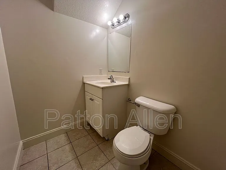 43 Ravenscroft Dr #4 — Photo 14
