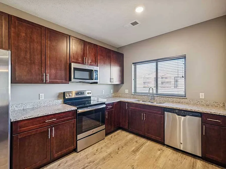 North Pointe Villas — Photo 217