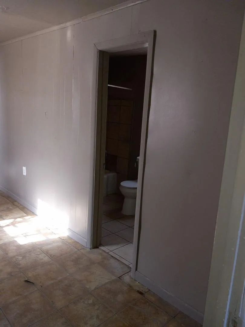 107 W Dunnam St — Photo 4
