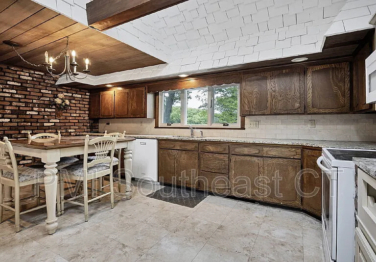 51 Lake Ave — Photo 10