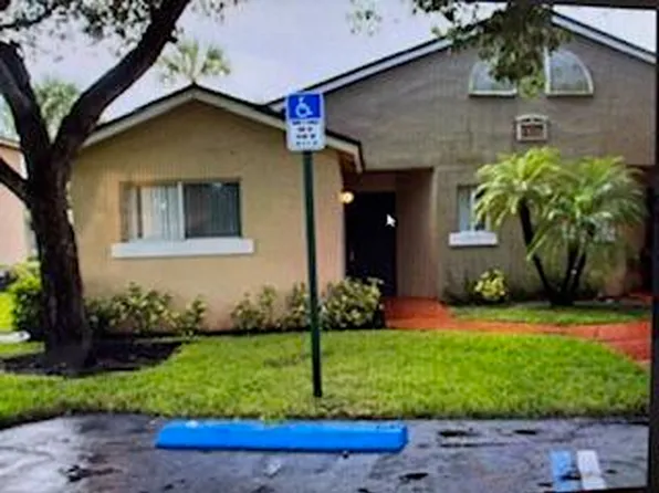 1007 Lake Terry Dr, West Palm Beach, FL