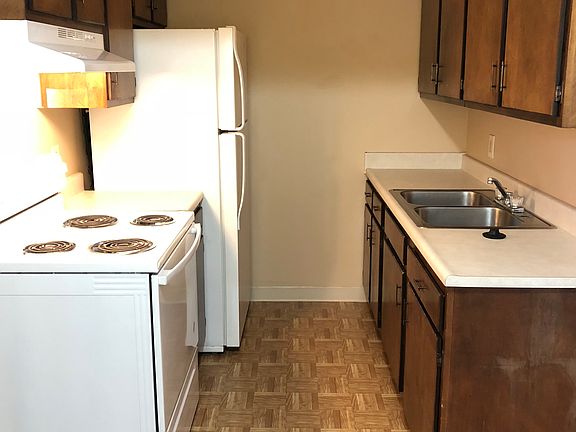 3rd image of 3811 Sandhurst Dr APT 312