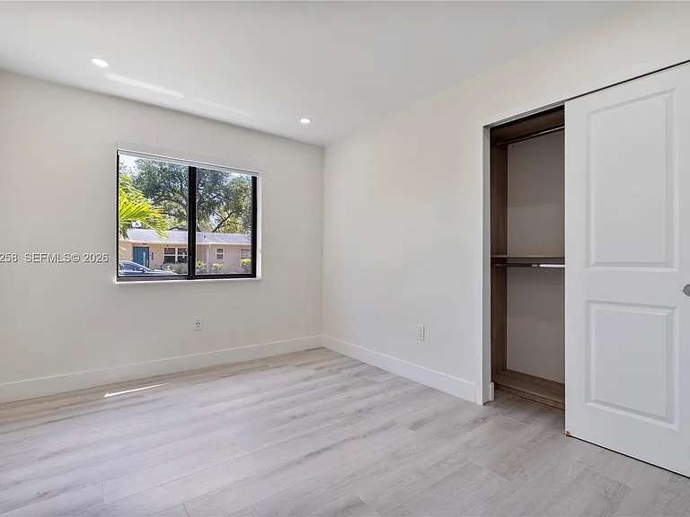 256 Grant Dr — Photo 35