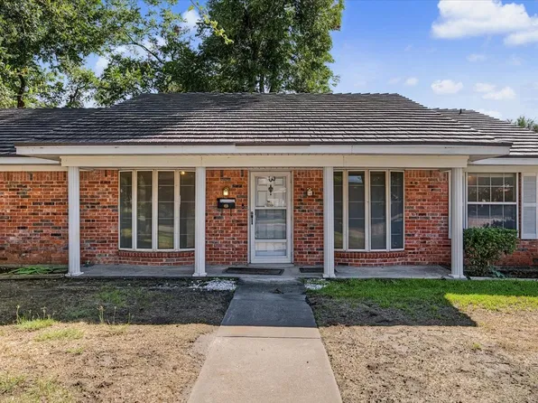 3845 Delmas Dr, Benbrook, TX 76116