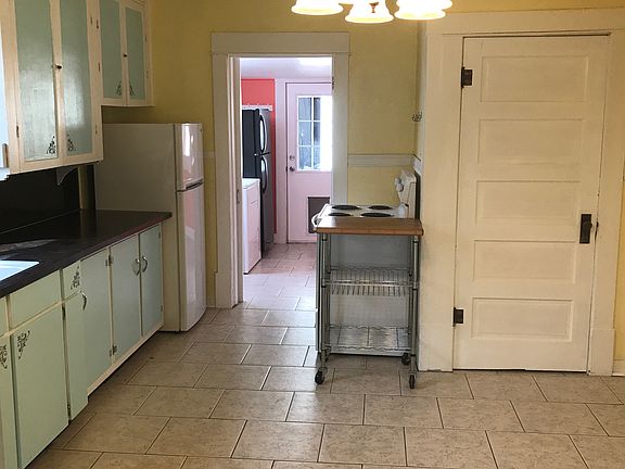 5th image of 1220 N Garfield Ave